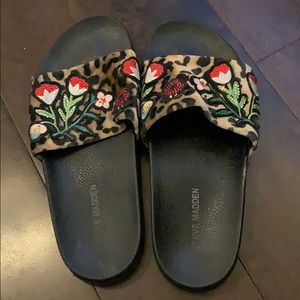 Steve Madden slipper style sandal